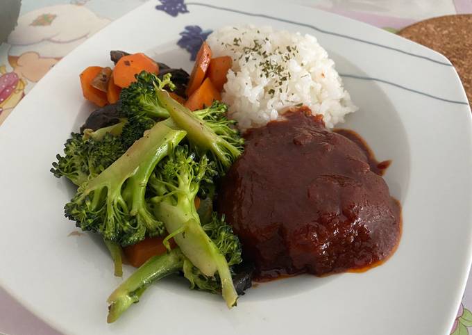 Meatless hambagu with mixed vegetables