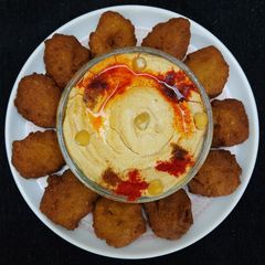 A picture of Falafal.
