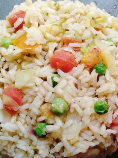 वेज पुलाव (veg pulav recipe in marathi) रेसिपी चे मुख्य फोटो