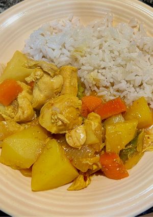Una foto de Pollo al curry (Kare raisu)