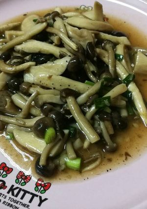 รูปของ เห็ดโคนผัดน้ำมันหอย