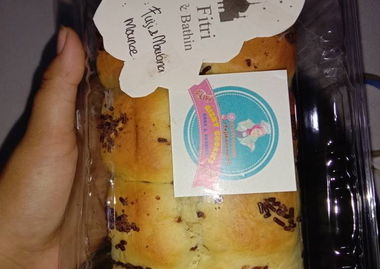 Roti sobek coklat topping meses
