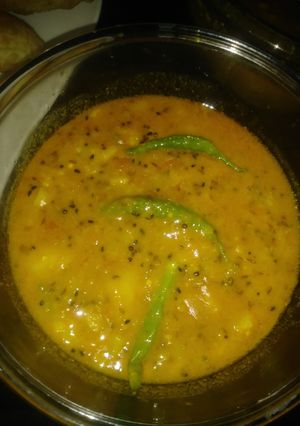 A picture of Aloo bhujiya.