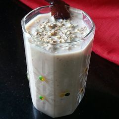 A picture of Oats chiku milkshake.