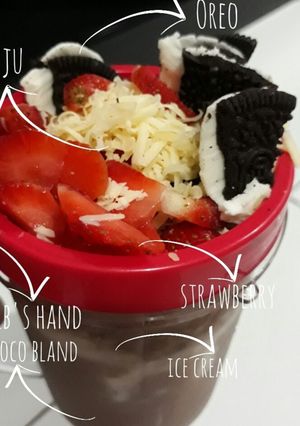 Foto resep Chocholate blanded with strawberry oreo chesee ice cream
