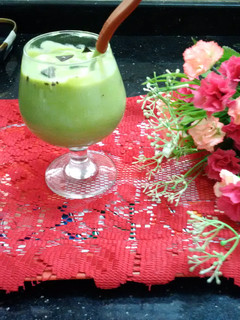 A picture of Avacado -chocolate smoothie.