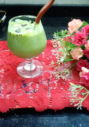 A picture of Avacado -chocolate smoothie.