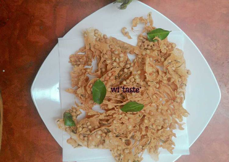 Rempeyek kacang kedelai