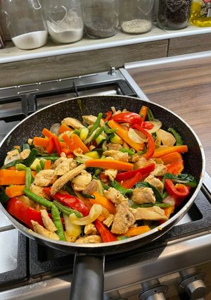 Csirkés zöldséges wok recept fotója