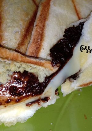 Foto resep Roti panggang CoZa (Coklat + Mozarella)