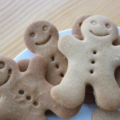 A picture of Christmas Cinnamon Gingerbread Cookies.