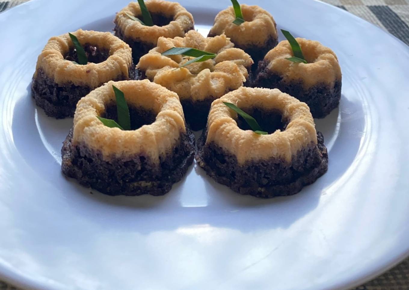 Kue Putu Ayu Ketan Hitam