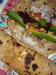A picture of Egg sauce roll.