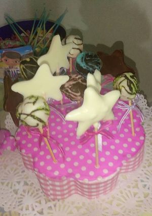 Una foto de Chupetines estrella de chocolate
