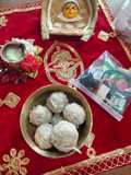 Makhane and nariyal ke laddu
