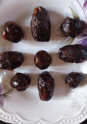 ખજૂર લાડુ (Khajoor Ladoo Recipe In Gujarati) રેસીપી મુખ્ય ફોટો
