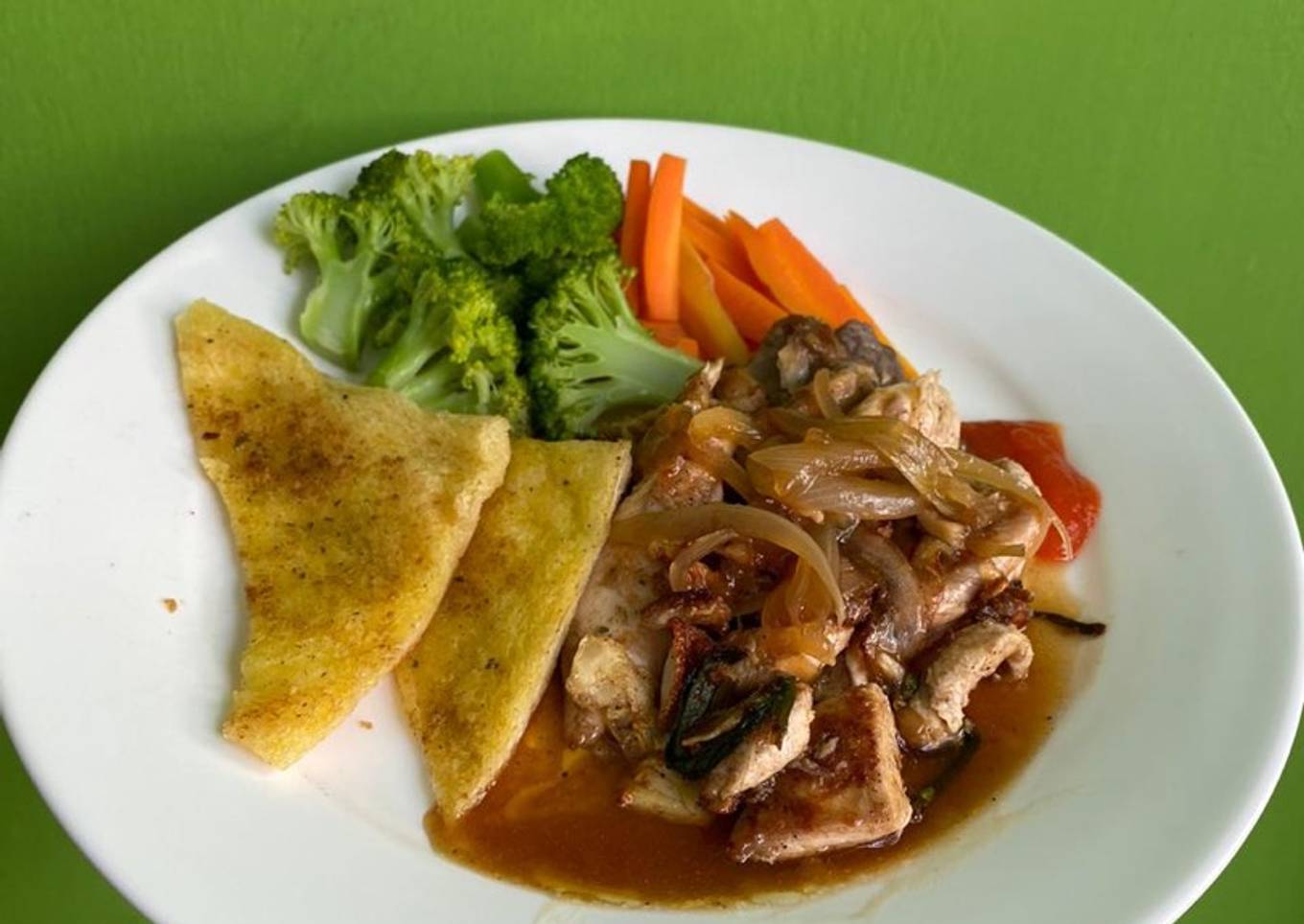 Chicken steak with garlic bread