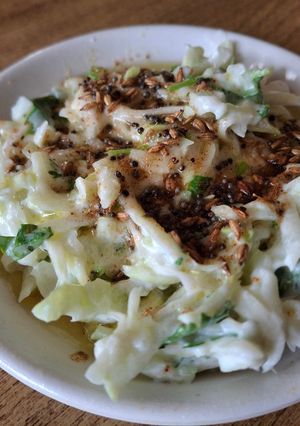 A picture of Kohlrabi salad (healthy salad).