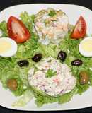 Palta rellena con ensalada de albacora