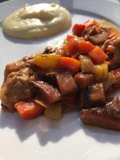 Una foto de Pollo en salsa