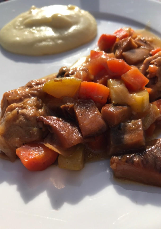 Una foto de Pollo en salsa