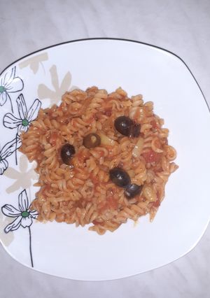O poză a rețetei Fusilli cu sos de roșii și ardei iute.