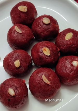 A picture of Beetroot Sweet potato Ladoos.
