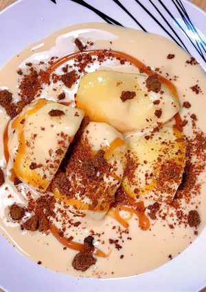 Hình của món 💚 Táo Nóng Sốt Kem Caramel Đảo Groix.