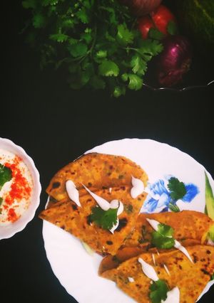 ধনিয়া থেপলা স্যান্ডউইচ(dhania thepla sandwich recipe in Bengali) রেসিপির প্রধান ছবি
