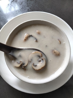A picture of Mushroom Soup.