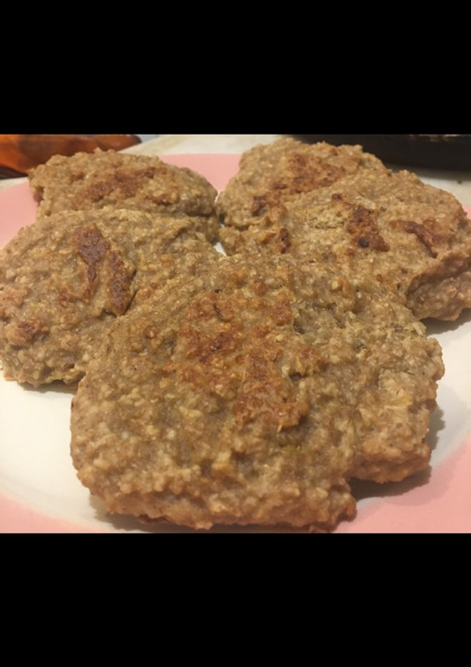 Una foto de 🖤 Galletitas de banana y avena veganas y sin azúcar