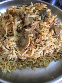 காளான் பிரியாணி (Kaalaan biryani recipe in tamil) செய்முறை முக்கிய புகைப்படம்