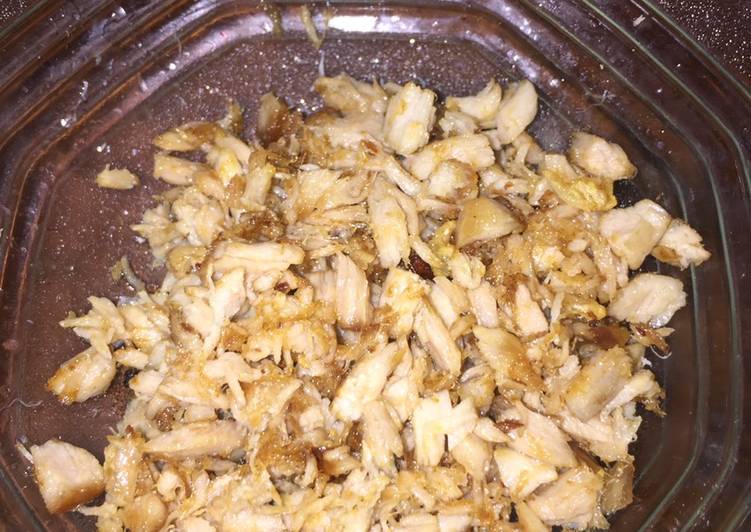 Bagaimana Membuat Tuna suwir bawang putih yang Lezat Sekali
