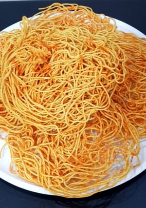 બેસન સેવ (Besan Sev Recipe In Gujarati) રેસીપી મુખ્ય ફોટો