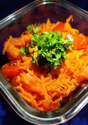 ગાજર નું સલાડ(Carrot salad Recipe in Gujarati) રેસીપી મુખ્ય ફોટો