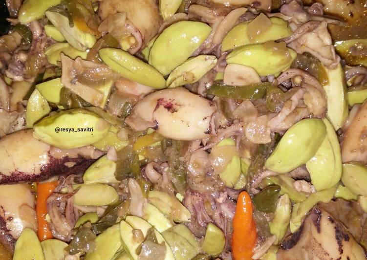 Cara Membuat 56. Tumis Cumi Pete yang Enak Banget