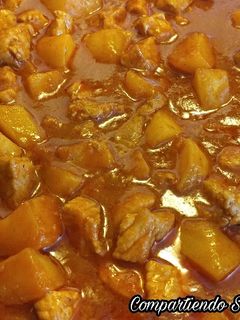 Una foto de Carne de puerco con papas en salsa chipotle🌹