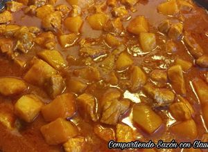 Una foto de Carne de puerco con papas en salsa chipotle🌹