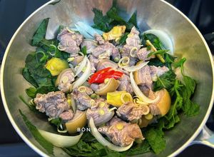 Hình của món Dê Hấp Tía Tô.