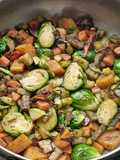 Repollitos de Bruselas salteados con vegetales 💯🍆🥕🧅
