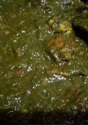 A picture of Palak with lauki koftas.