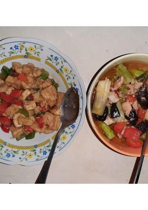 Foto resep Asparagus Ikan Salmon Jamur Kuping dan Tumis Tahu Saus Tiram