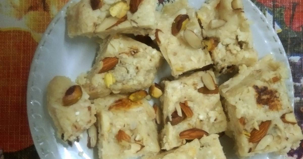 Dry Coconut Burfi Recipe by Krishna Biswas Cookpad