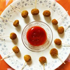 A picture of Quinoa avocado balls.