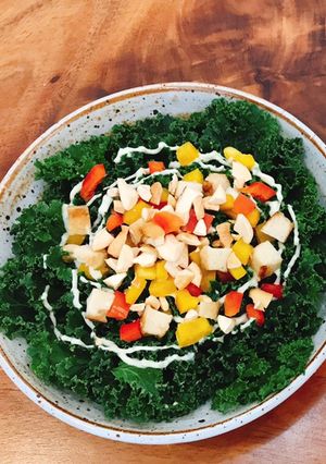Hình của món Salad cải kale.