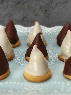 Una foto de Pinitos de dulce de leche y chocolate
