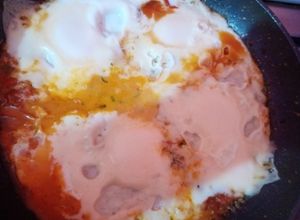 Una foto de Huevos al purgatorio