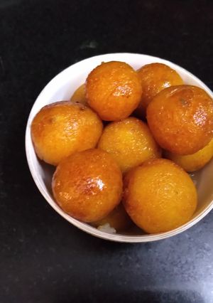 सूजी के गुलाब जामुन (Suji ke Gulabjamun recipe in hindi) रेसिपी मुख्य फोटो