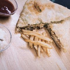 A picture of Arabic paratha (street style).