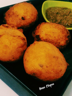 पोटैटो ब्रेड पकौड़ा (potato bread pakoda recipe in Hindi) रेसिपी मुख्य फोटो